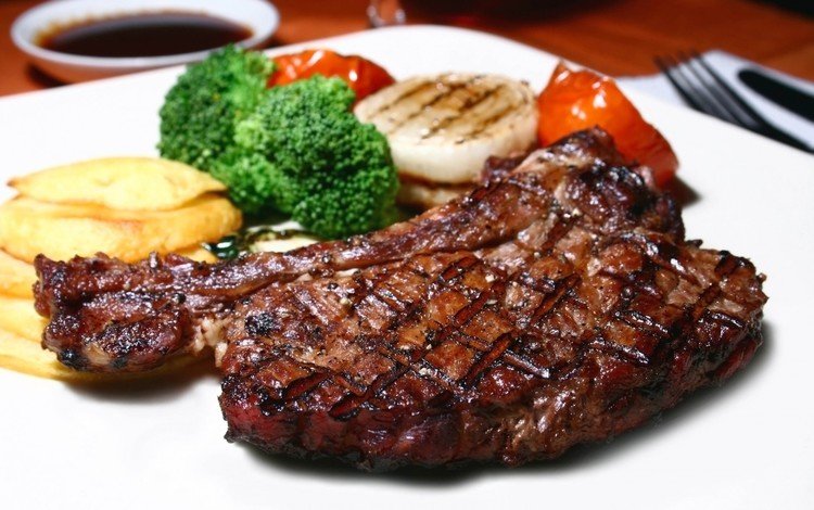 овощи, мясо, тарелка, стейк, отбивная, запеченная лопатка ягненка, vegetables, meat, plate, steak, chop, roast shoulder of lamb