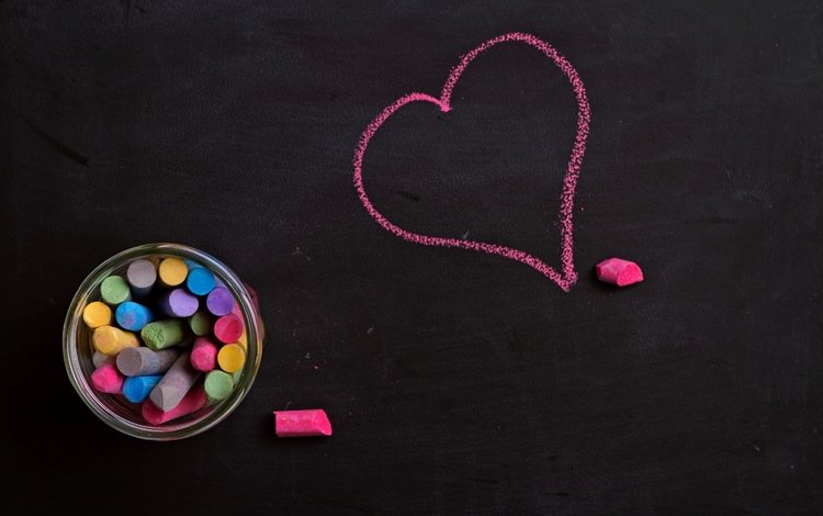 доска, влюбленная, chalk, сердечко, сердечка, я люблю тебя, разноцветные, сердце, любовь, черный фон, мелки, мел, борт, board, heart, i love you, colorful, love, black background, crayons, mel