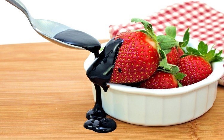клубника, ягоды, шоколад, десерт, ложка, strawberry, berries, chocolate, dessert, spoon