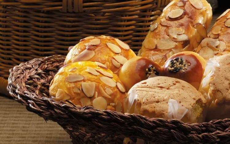 орехи, стол, хлеб, корзина, выпечка, булочки, миндаль, сдоба, nuts, table, bread, basket, cakes, buns, almonds, muffin