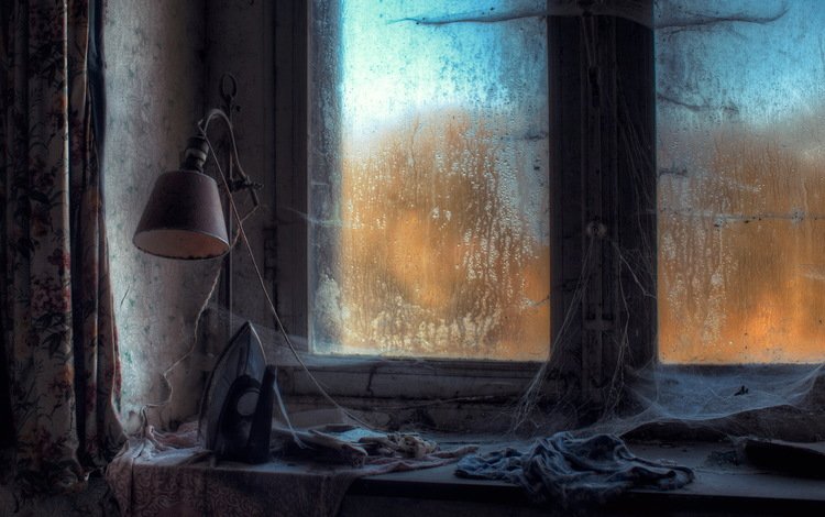 лампа, окно, паутина, заброшеный, подоконник, утюг, тряпки, lamp, window, web, abandoned, sill, iron