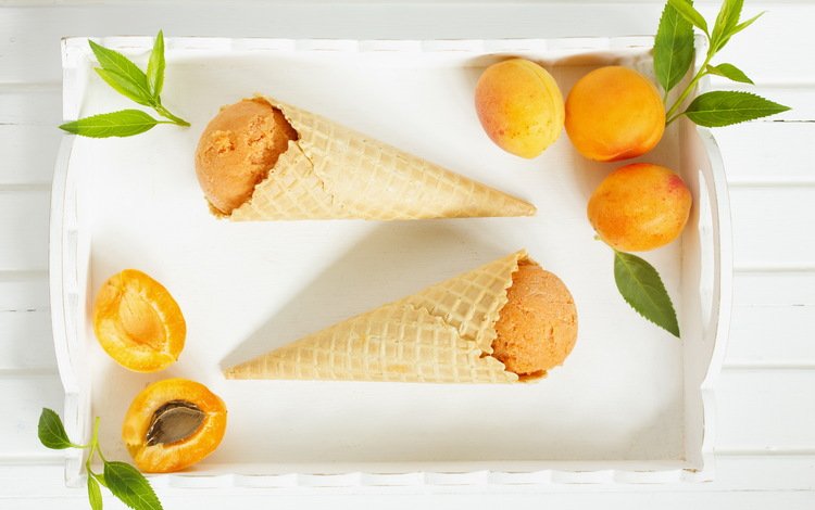 мороженое, фрукты, листики, сладкое, абрикосы, вафельный рожок, скадкое, ice cream, fruit, leaves, sweet, apricots, waffle cone, sladkoe