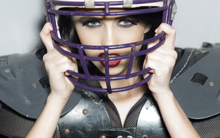девушка, шлем, лицо, спорт, американский футбол, защитный механизм, сексуальный взгляд, girl, helmet, face, sport, american football, defense mechanism, sexy look