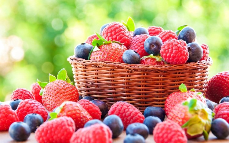 малина, клубника, ягоды, лесные ягоды, черника, корзинка, парное, raspberry, strawberry, berries, blueberries, basket, fresh