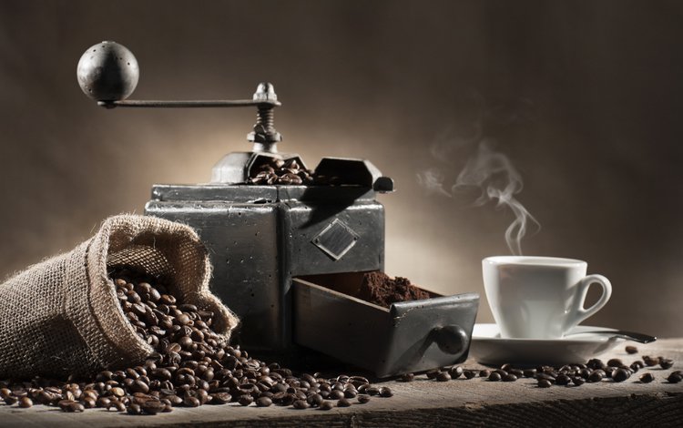 напиток, кофе, чашка, кофейные зерна, кофемолка, кофе в зернах, grind coffee beans, drink, coffee, cup, coffee beans, coffee grinder, coffee bean