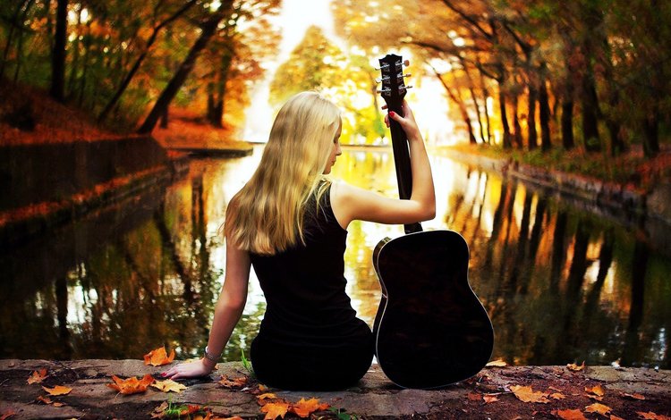 листья, девушка, блондинка, гитара, осень, пруд, спиной, leaves, girl, blonde, guitar, autumn, pond, back