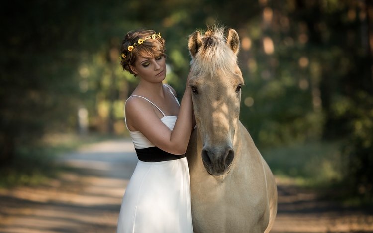 лошадь, девушка, настроение, платье, конь, венок, друзья, белое платье, horse, girl, mood, dress, wreath, friends, white dress