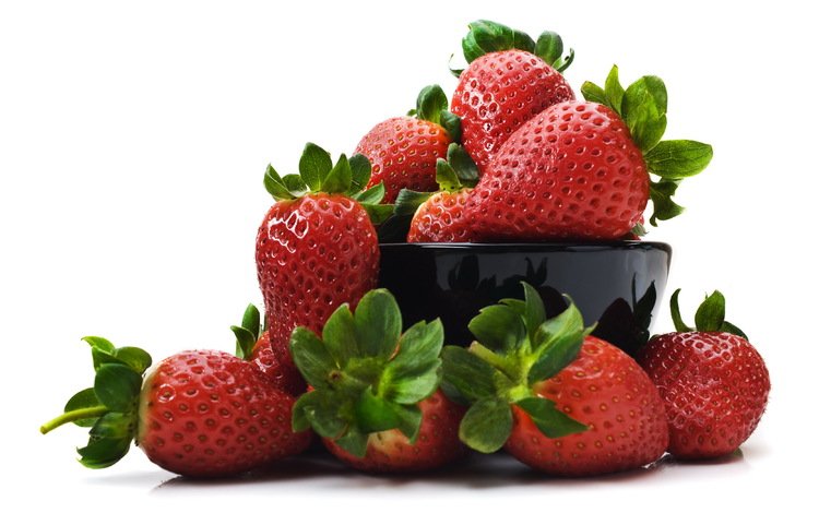 листья, макро, ягода, еда, клубника, ягоды, белый фон, leaves, macro, berry, food, strawberry, berries, white background