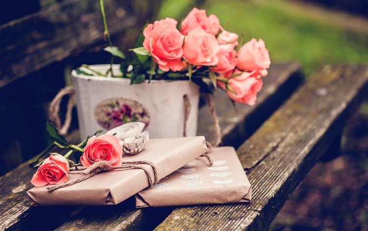 цветы, розы, скамейка, подарок, flowers, roses, bench, gift