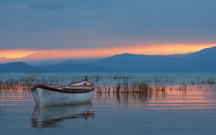 озеро, горы, отражение, лодка, турция, бейшехир, таврские, lake, mountains, reflection, boat, turkey, beyşehir, taurus