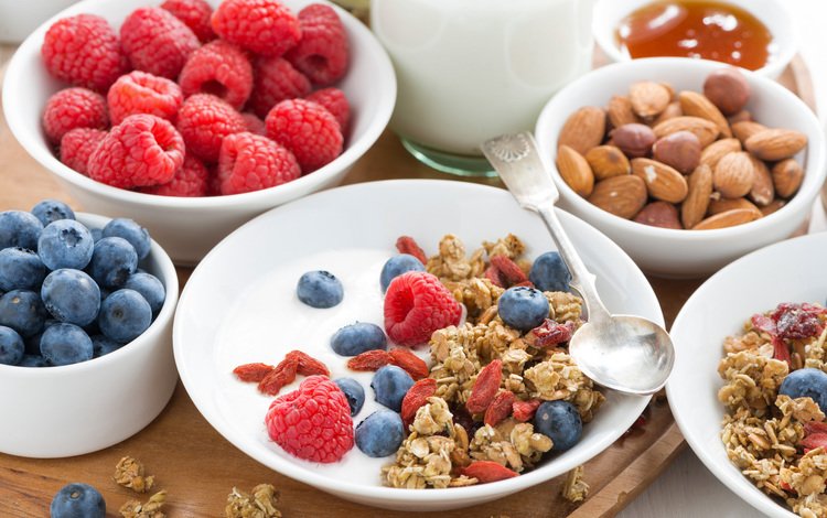 малина, ягоды, завтрак, молоко, миндаль, голубика, гранола, raspberry, berries, breakfast, milk, almonds, blueberries, granola