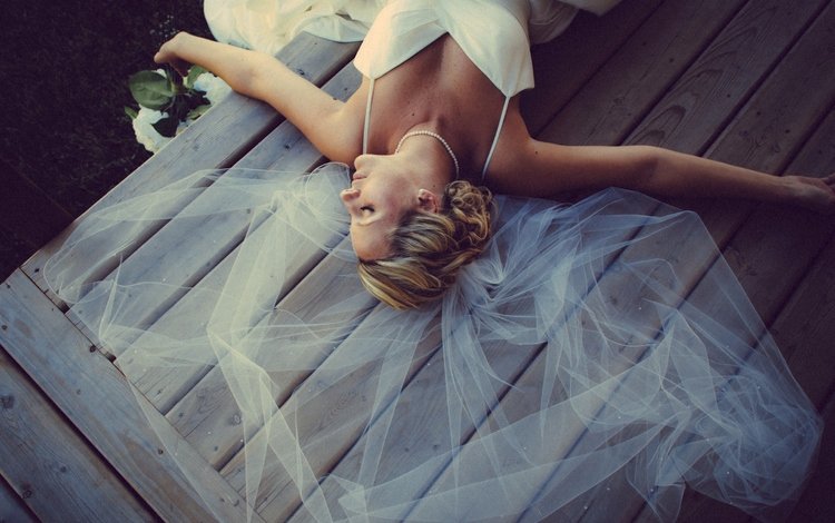 платье, лежит, фата, свадебное, девушка. блондинка, dress, lies, veil, wedding, girl. blonde