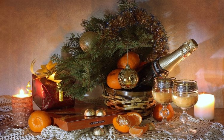 свечи, елка, конфеты, бокалы, подарок, шампанское, мандарины, candles, tree, candy, glasses, gift, champagne, tangerines