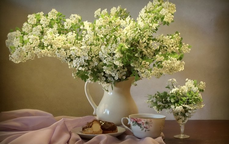 букет, кувшин, пирожное, спирея, bouquet, pitcher, cake, spiraea