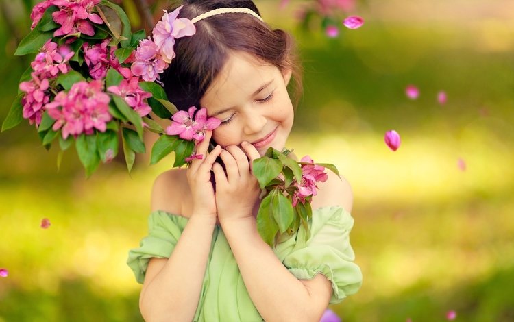 дерево, эмоции, цветение, блаженство, улыбка, радость, девочка, весна, счастье, детство, tree, emotions, flowering, bliss, smile, joy, girl, spring, happiness, childhood