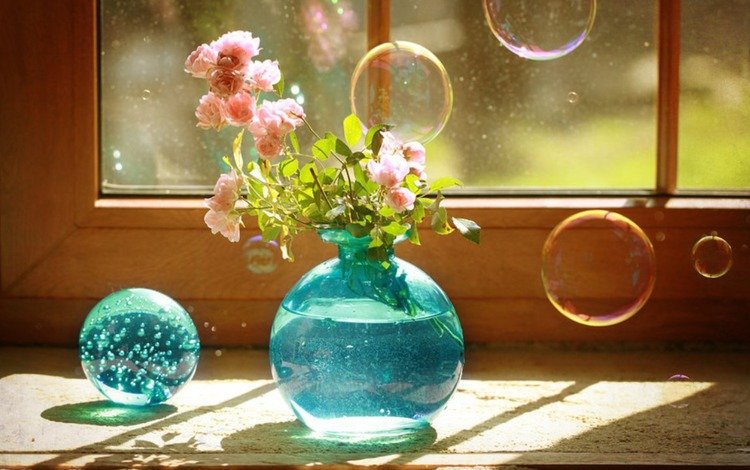 розы, мыльные пузыри, стеклянный шар, пузыри, роз, шар, букет, окно, ваза, голубая, натюрморт, roses, glass globe, bubbles, ball, bouquet, window, vase, blue, still life