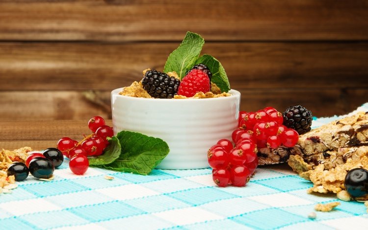ягоды, лесные ягоды, завтрак, мед, ежевика, смородина, мюсли, парное, berries, breakfast, honey, blackberry, currants, muesli, fresh