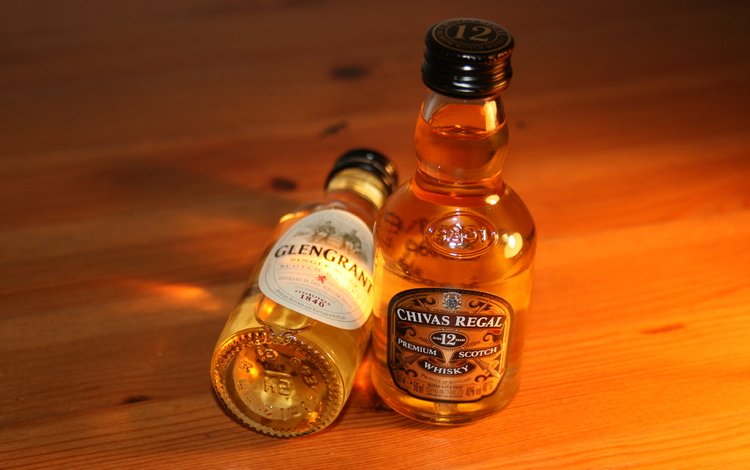 пол, виски, whisky, маленькие бутылки, floor, whiskey, small bottles