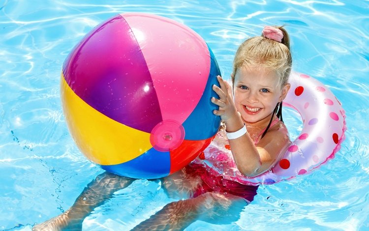 улыбка, лето, девочка, бассейн, ребенок, мяч, smile, summer, girl, pool, child, the ball