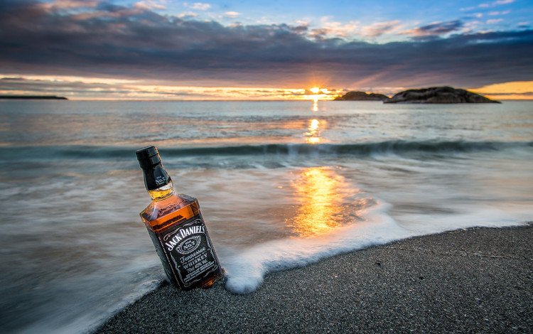 закат, пляж, стекло, бутылка, виски, джек дениелс, sunset, beach, glass, bottle, whiskey, jack daniels