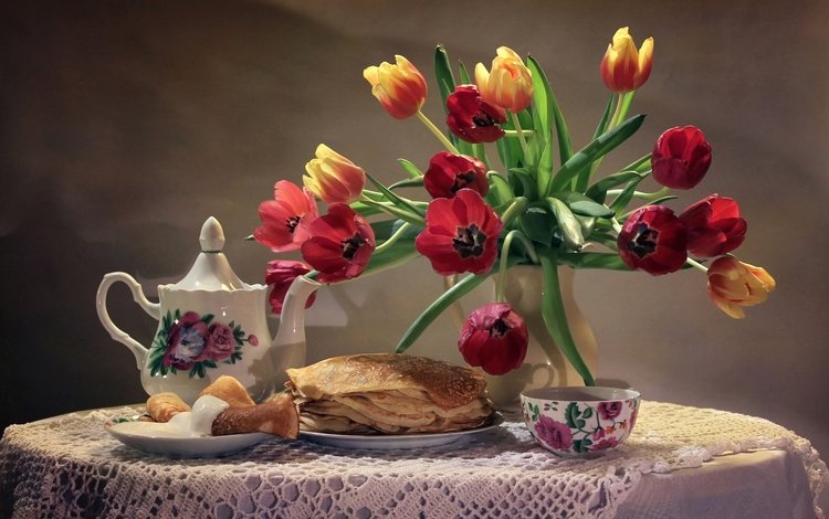 букет, тюльпаны, чашка, чайник, блины, натюрморт, сметана, bouquet, tulips, cup, kettle, pancakes, still life, sour cream
