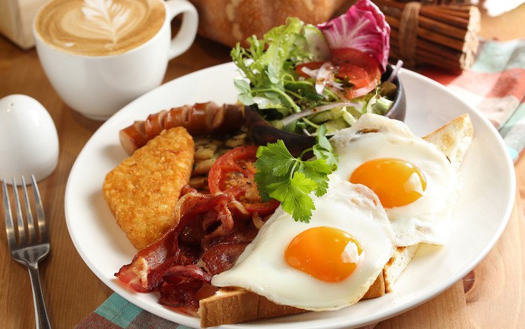 кофе, завтрак, помидор, салат, яичница, бекон, тост, coffee, breakfast, tomato, salad, scrambled eggs, bacon, toast