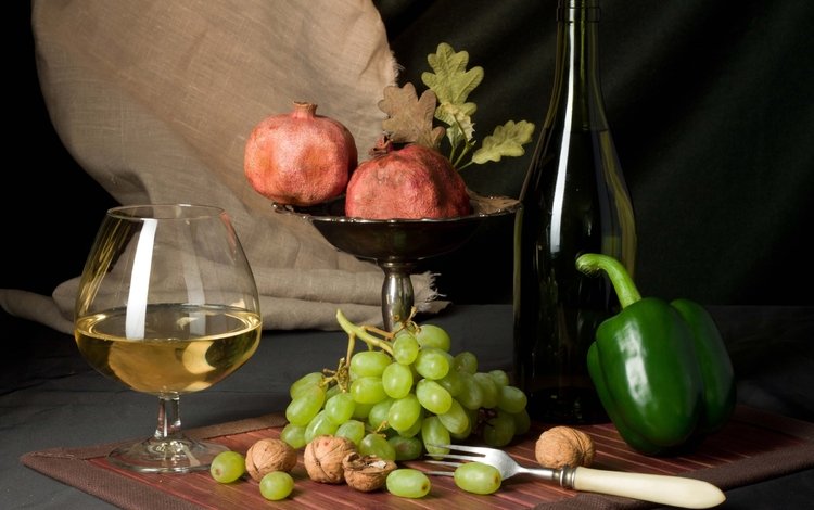 орехи, гранат, виноград, бокал, вилка, вино, бутылка, натюрморт, перец, nuts, garnet, grapes, glass, plug, wine, bottle, still life, pepper