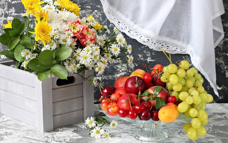 цветы, виноград, фрукты, черешня, букет, абрикос, нектарин, flowers, grapes, fruit, cherry, bouquet, apricot, nectarine