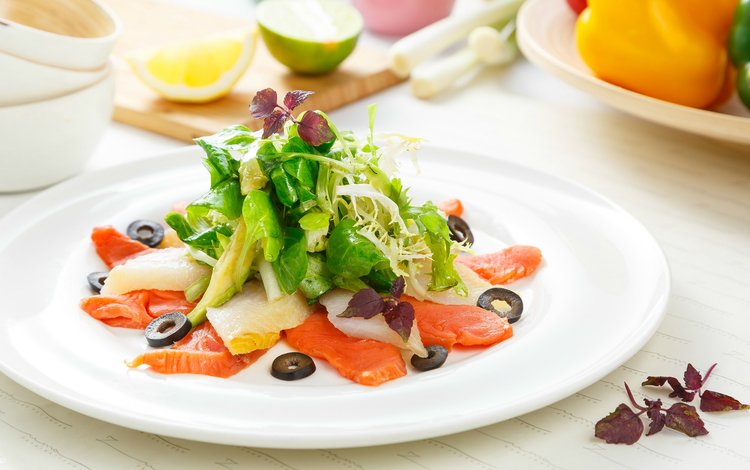 зелень, овощи, рыба, оливки, салат, морепродукты, лосось, greens, vegetables, fish, olives, salad, seafood, salmon