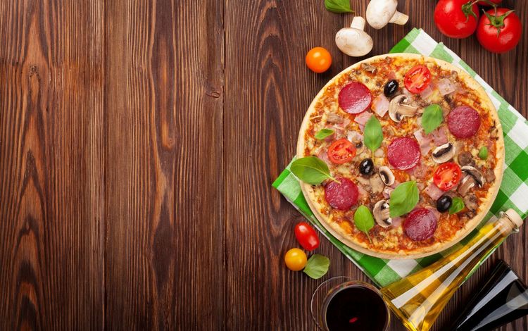 дерево, пицца, грибы, стол, вино, салфетка, колбаса, помидоры, оливки, tree, pizza, mushrooms, table, wine, napkin, sausage, tomatoes, olives