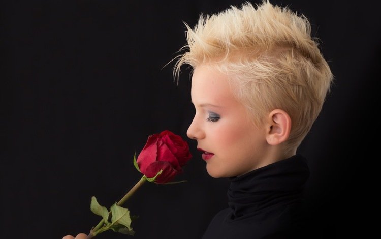 девушка, лицо, блондинка, короткие волосы, цветок, роза, красная, модель, профиль, черный фон, girl, face, blonde, short hair, flower, rose, red, model, profile, black background