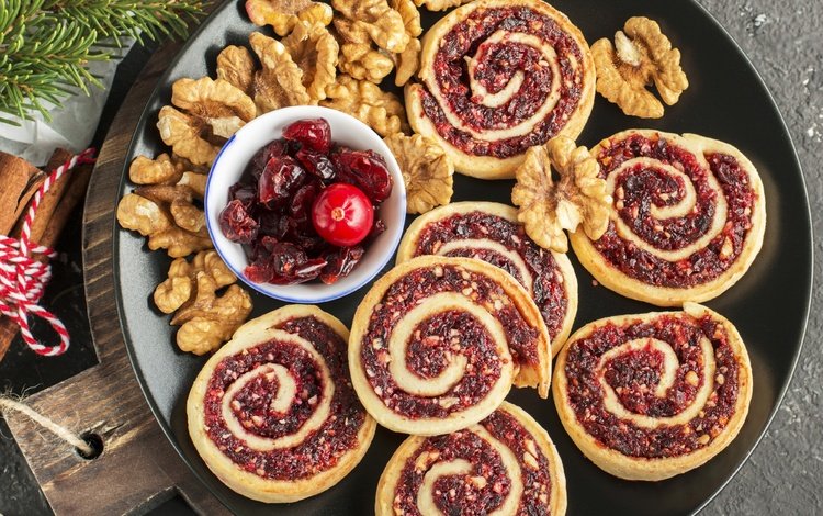 орехи, сухофрукты, ягоды, рождество, сладкое, печенье, выпечка, рулет, грецкие орехи, nuts, dried fruits, berries, christmas, sweet, cookies, cakes, roll, walnuts