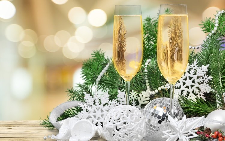 новый год, елка, бокалы, рождество, шампанское, декорация, встреча нового года, довольная, new year, tree, glasses, christmas, champagne, decoration, happy
