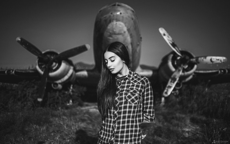 девушка, самолет, портрет, чёрно-белое, рубашка, girl, the plane, portrait, black and white, shirt