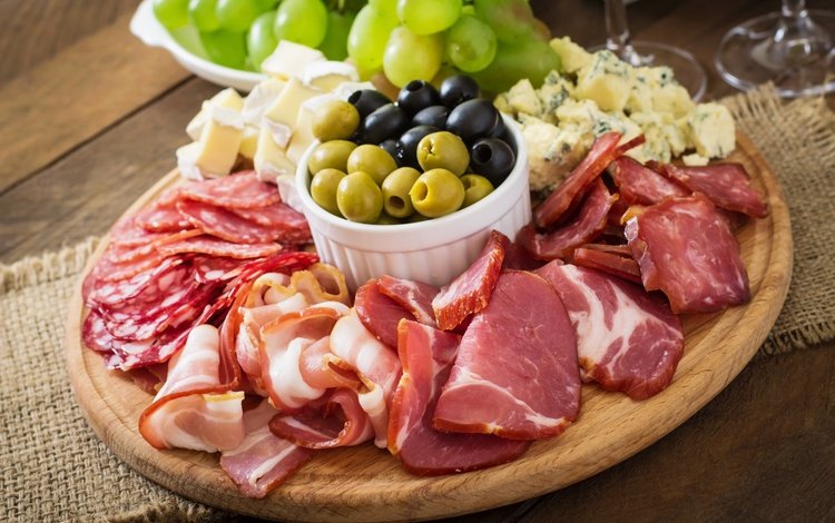 виноград, бекон, доска, оливковое, сыр, мясо, колбаса, оливки, размытие, брынза, ветчина, ham, grapes, bacon, board, olive, cheese, meat, sausage, olives, blur