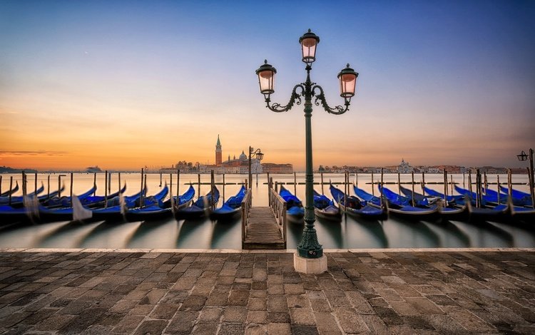 утро, гондолы, рассвет, венеция, набережная, фонарь, италия, лагуна, пристань, morning, gondola, dawn, venice, promenade, lantern, italy, laguna, marina