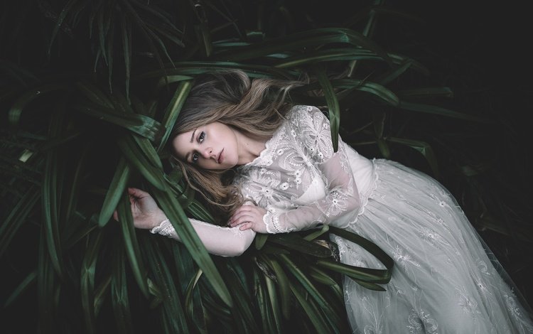 листья, девушка, платье, отдых, alexandra cameron, leaves, girl, dress, stay