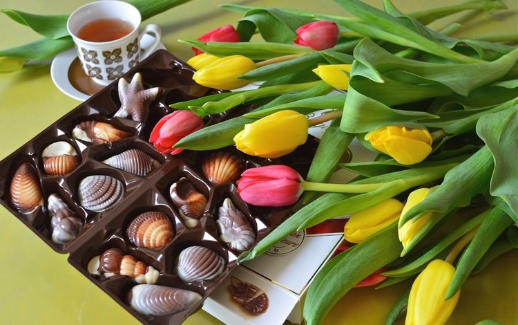 цветы, конфеты, сладости, тюльпаны, чай, шоколад, ассорти, flowers, candy, sweets, tulips, tea, chocolate, cuts