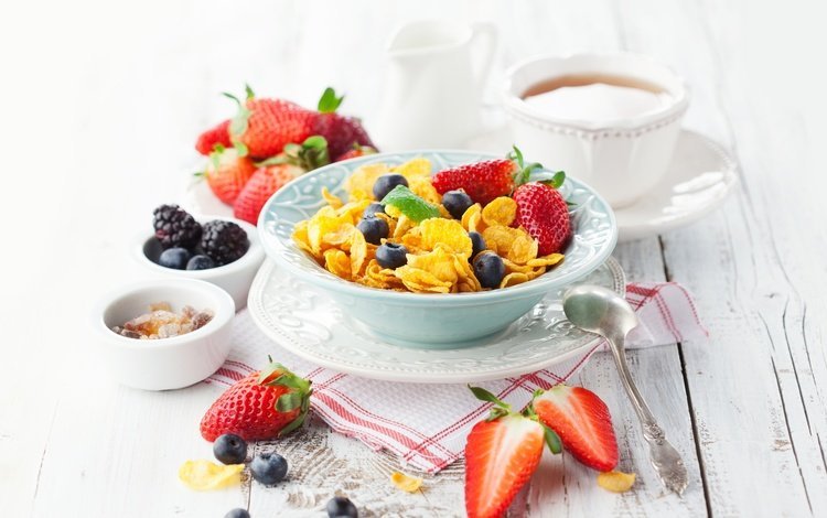 клубника, ягоды, черника, чай, завтрак, молоко, ежевика, хлопья, strawberry, berries, blueberries, tea, breakfast, milk, blackberry, cereal