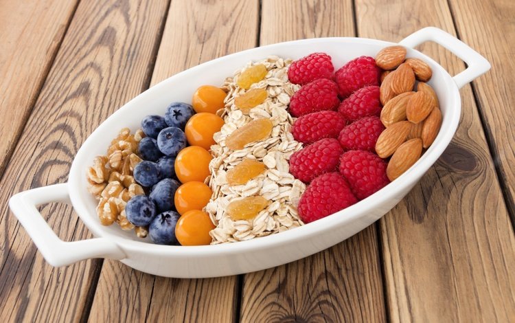 орехи, малина, ягоды, черника, миндаль, изюм, овсяные хлопья, nuts, raspberry, berries, blueberries, almonds, raisins, cereal