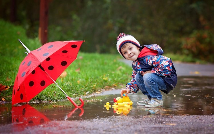осень, куртка, дети, игрушка, улица, дождь, зонт, ребенок, мальчик, autumn, jacket, children, toy, street, rain, umbrella, child, boy