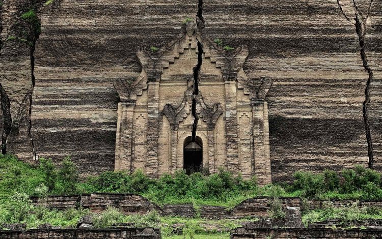 развалины, храм, скала, трещина, фасад, мьянма, мингун, мингун-пахтодугджа, the ruins, temple, rock, crack, facade, myanmar, mingun, mingun-pahtodawgyi