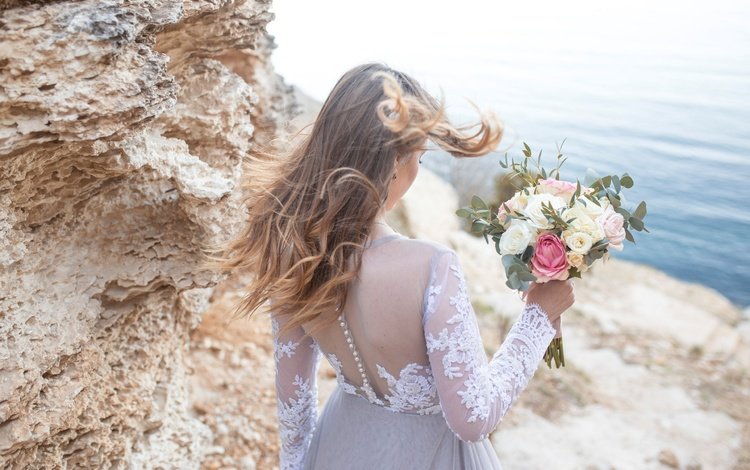 Невеста скалистом берегу