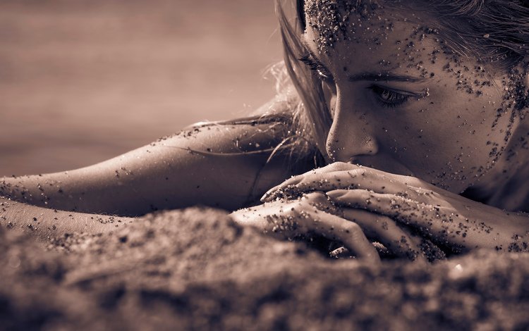глаза, девушка, песок, пляж, взгляд, сепия, волосы, лицо, eyes, girl, sand, beach, look, sepia, hair, face