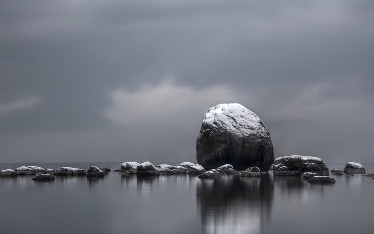 камни, отражение, фон, море, чёрно-белое, stones, reflection, background, sea, black and white