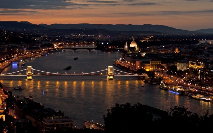 ночь, будапешт, огни, цепной мост, горы, вид, мост, город, сверху, венгрия, night, budapest, lights, chain bridge, mountains, view, bridge, the city, top, hungary