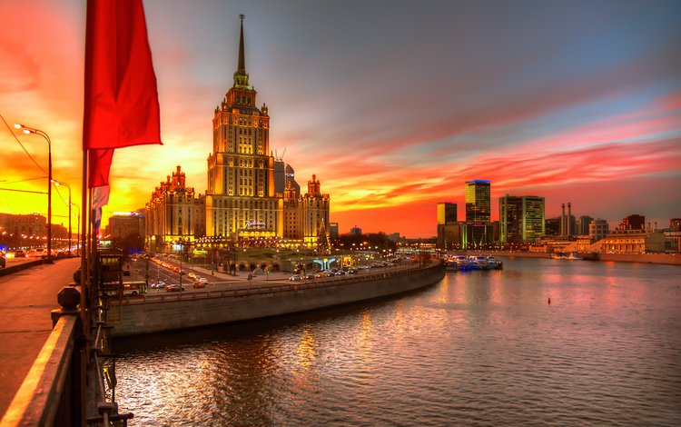 огни, закат, москва, россия, здания, флаги, lights, sunset, moscow, russia, building, flags