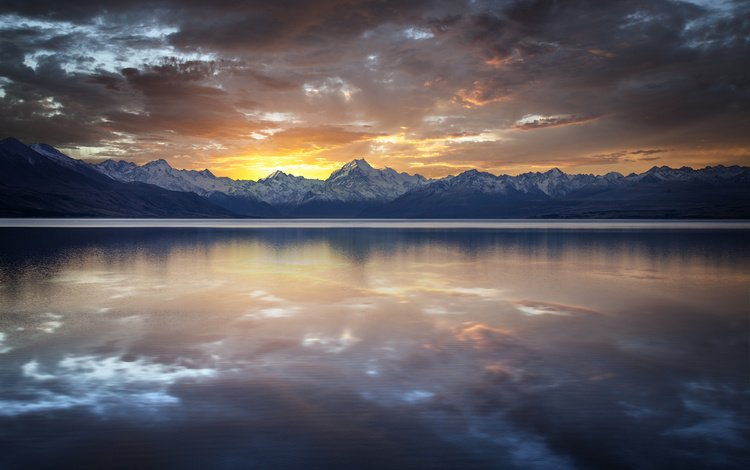 озеро, горы, скалы, закат, тучи, отражение, гладь, lake, mountains, rocks, sunset, clouds, reflection, surface