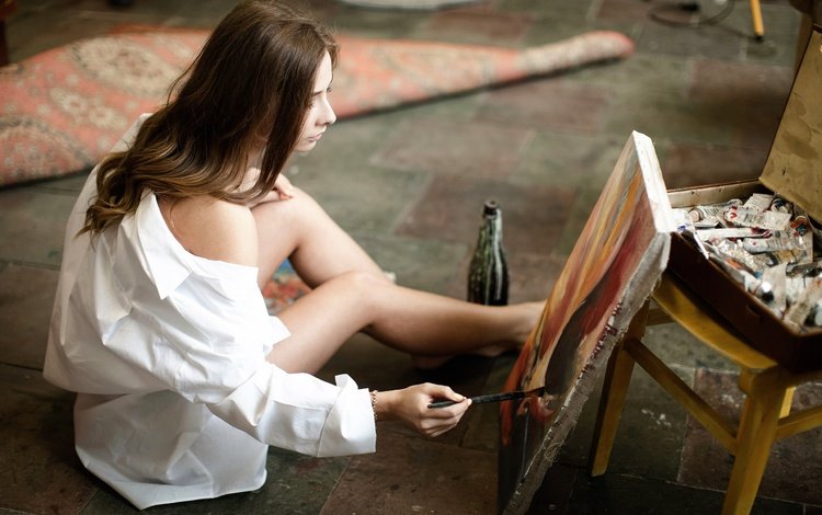 художница, девушка, картина, краски, ножки, творчество, кисть, рубашка, холст, artist, girl, picture, paint, legs, creativity, brush, shirt, canvas