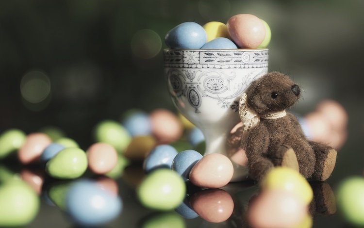 конфеты, игрушка, пасха, яйца, медвежонок, плюшевый мишка, драже, candy, toy, easter, eggs, bear, teddy bear, pills
